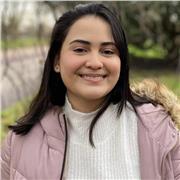 Profesora de Español, dando clases a niños de todas las edades